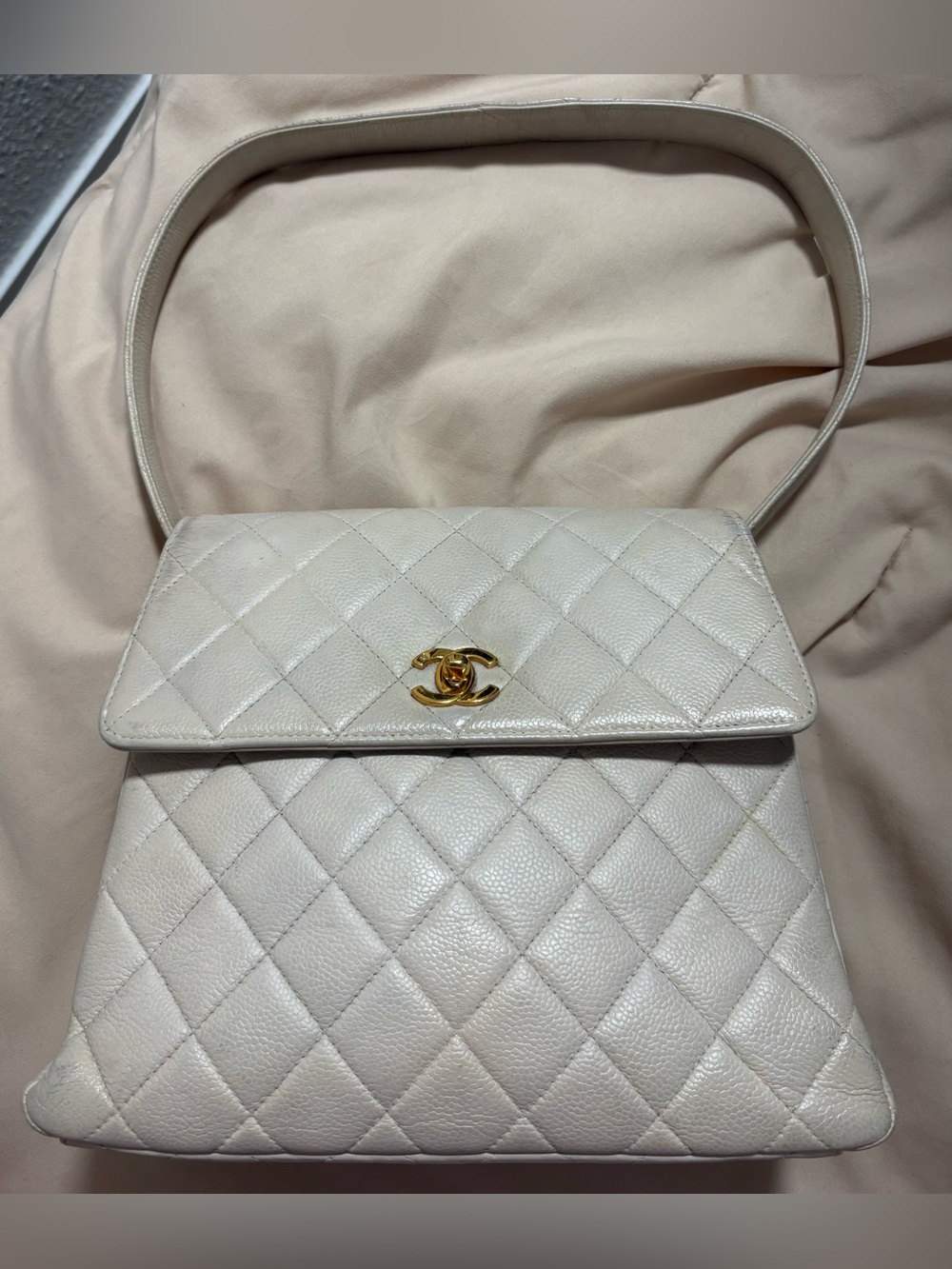 Rare 1996-1997 Chanel Quilted Caviar Leather Cream Bag 24k GHW